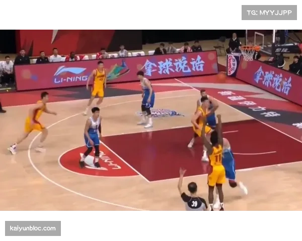 广东换防沟通失误放大身高劣势 协防轮转频漏外线空档 广东换防沟通失误放大身高劣势 协防轮转频漏外线空档